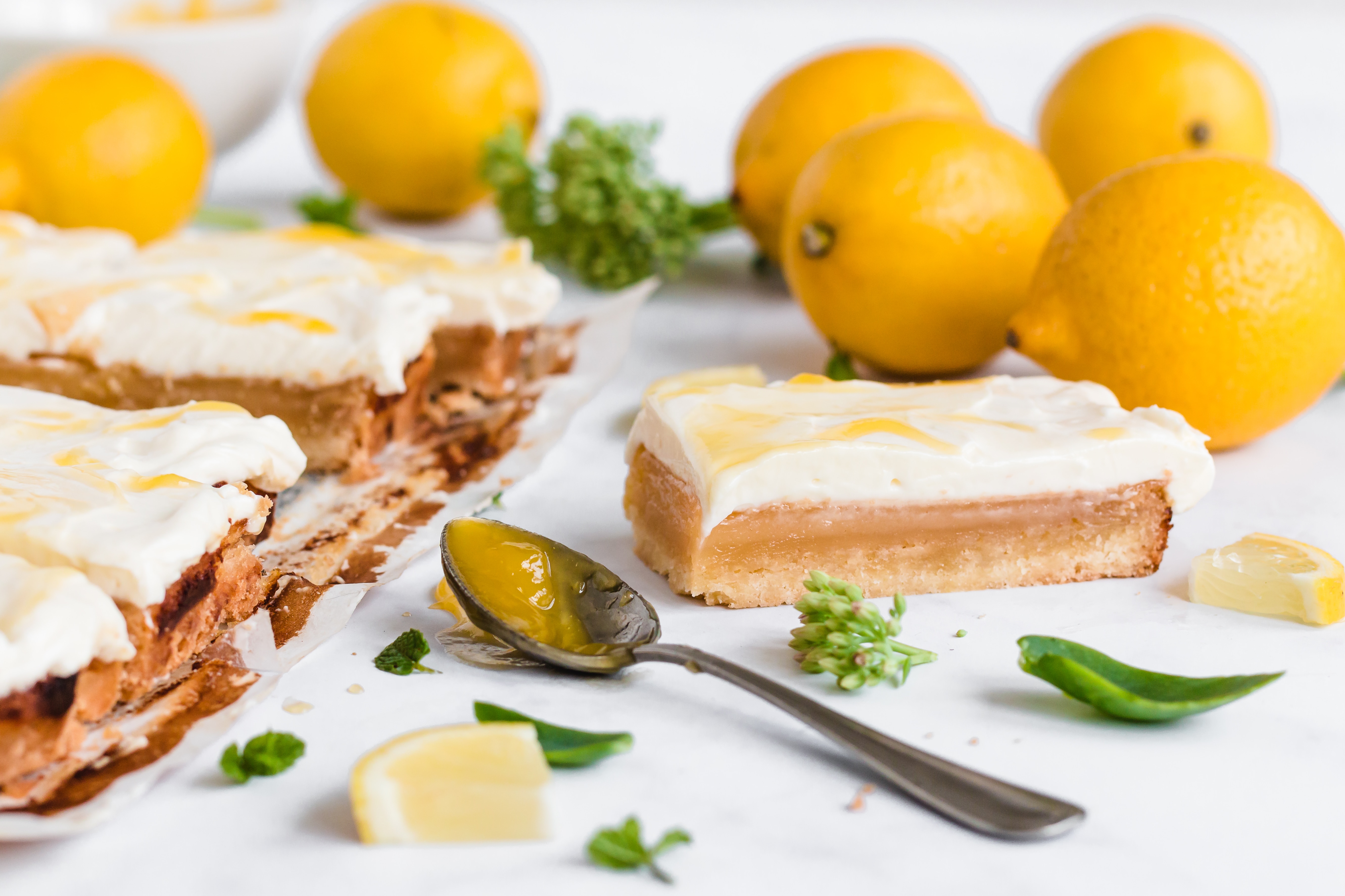 Tranches de citron fruitées avec garniture au fromage à la crème et crème au citron |  dame dessert