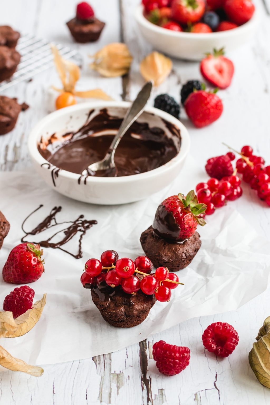 Bouchées de brownie - Petites bouchées de brownie aux fruits enrobées de chocolat - Recettes de pendaison de crémaillère |  dame dessert