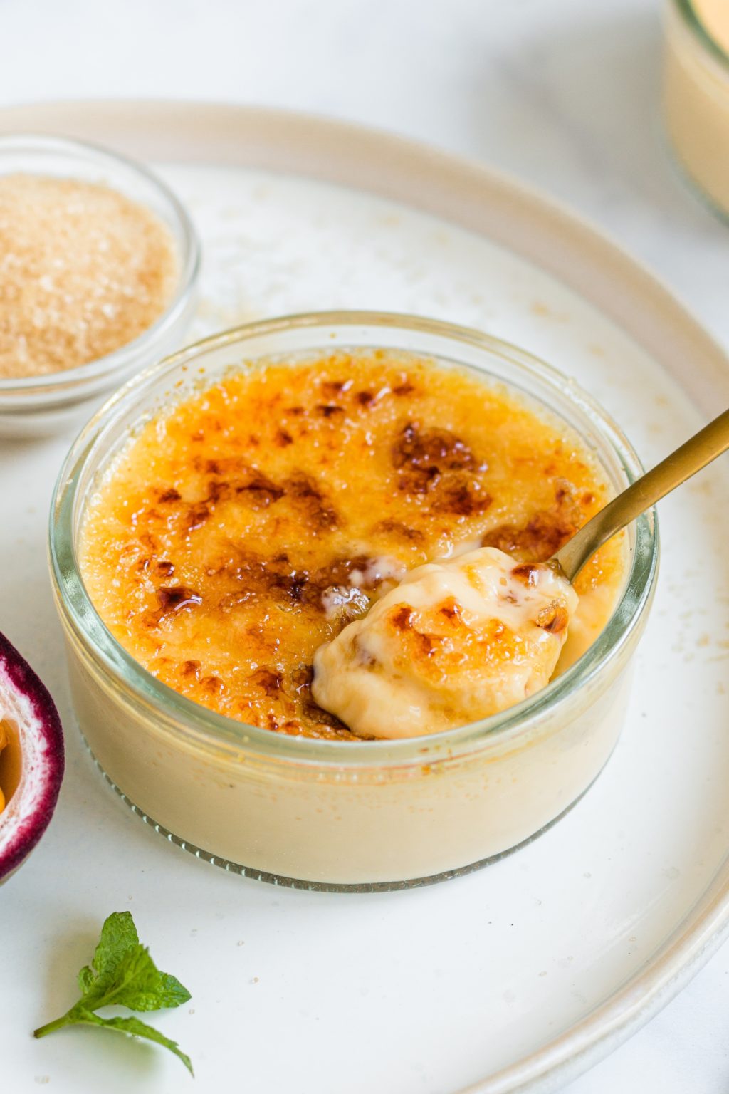 Crème Brûlée mit Maracuja – einfach &amp; lecker | Madame Dessert
