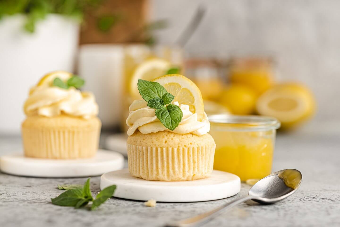 Zitronen Cupcakes mit Lemon Curd & Frischkäse Frosting